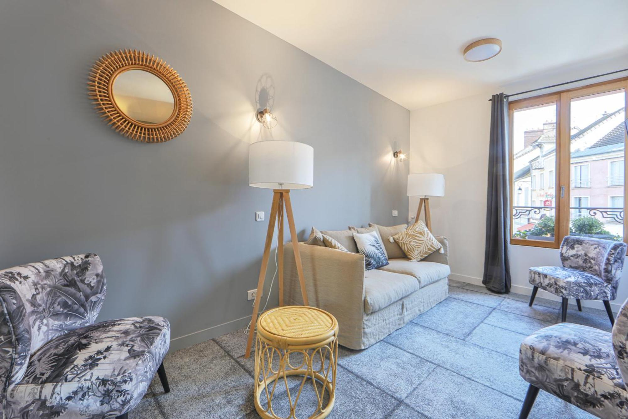 Logis Hotel & Restaurant Du Sauvage La Ferte-Gaucher Room photo