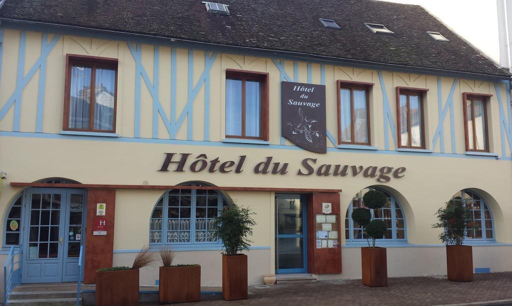 Logis Hotel & Restaurant Du Sauvage La Ferte-Gaucher Exterior photo